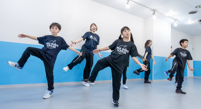 大学教授とプロダンサーが監修 10年以上の実績で初心者も安心