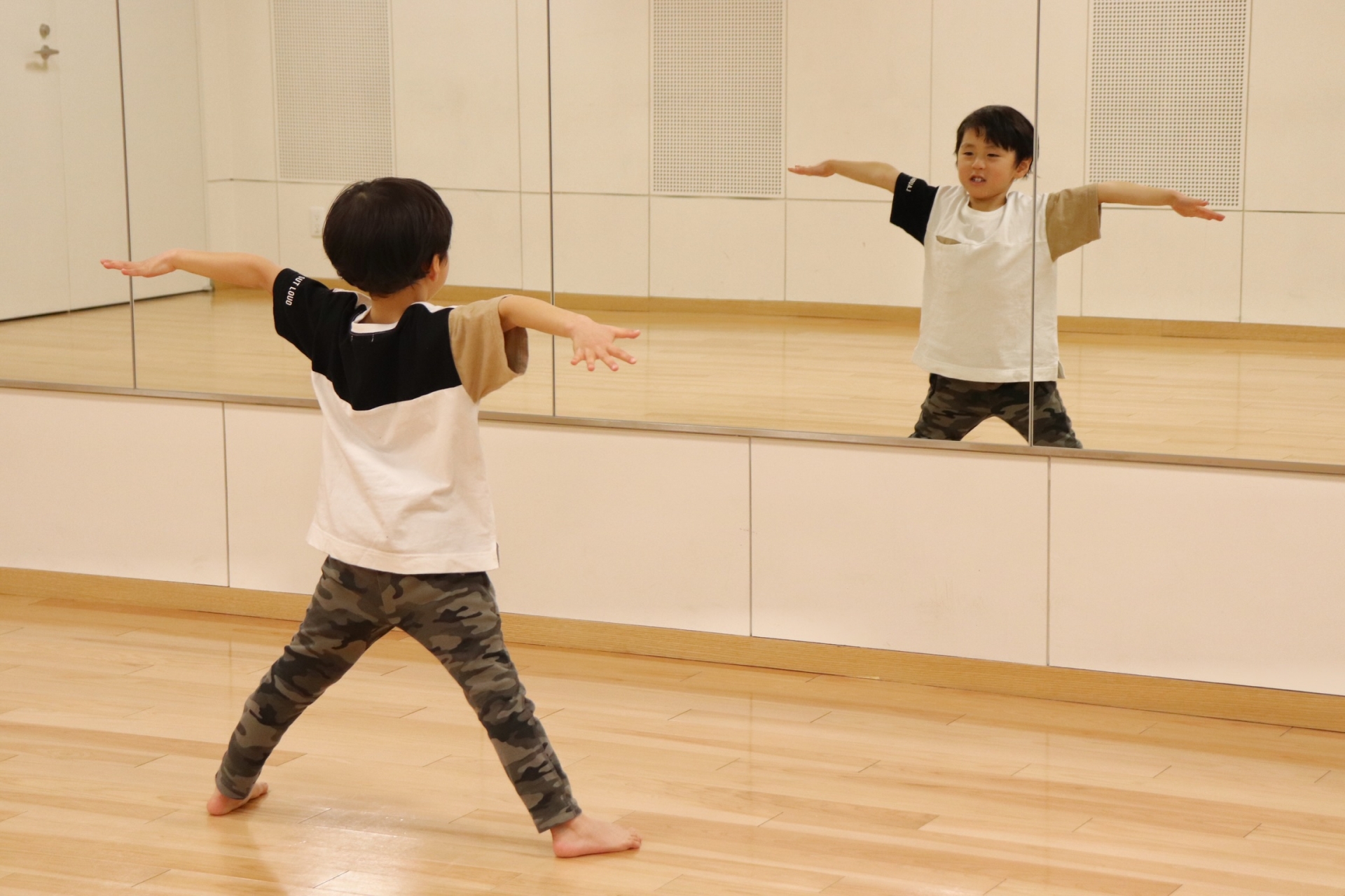 ダンスは何歳から始めるべき？年齢別のメリット・デメリットと教室選びのポイントをプロが解説