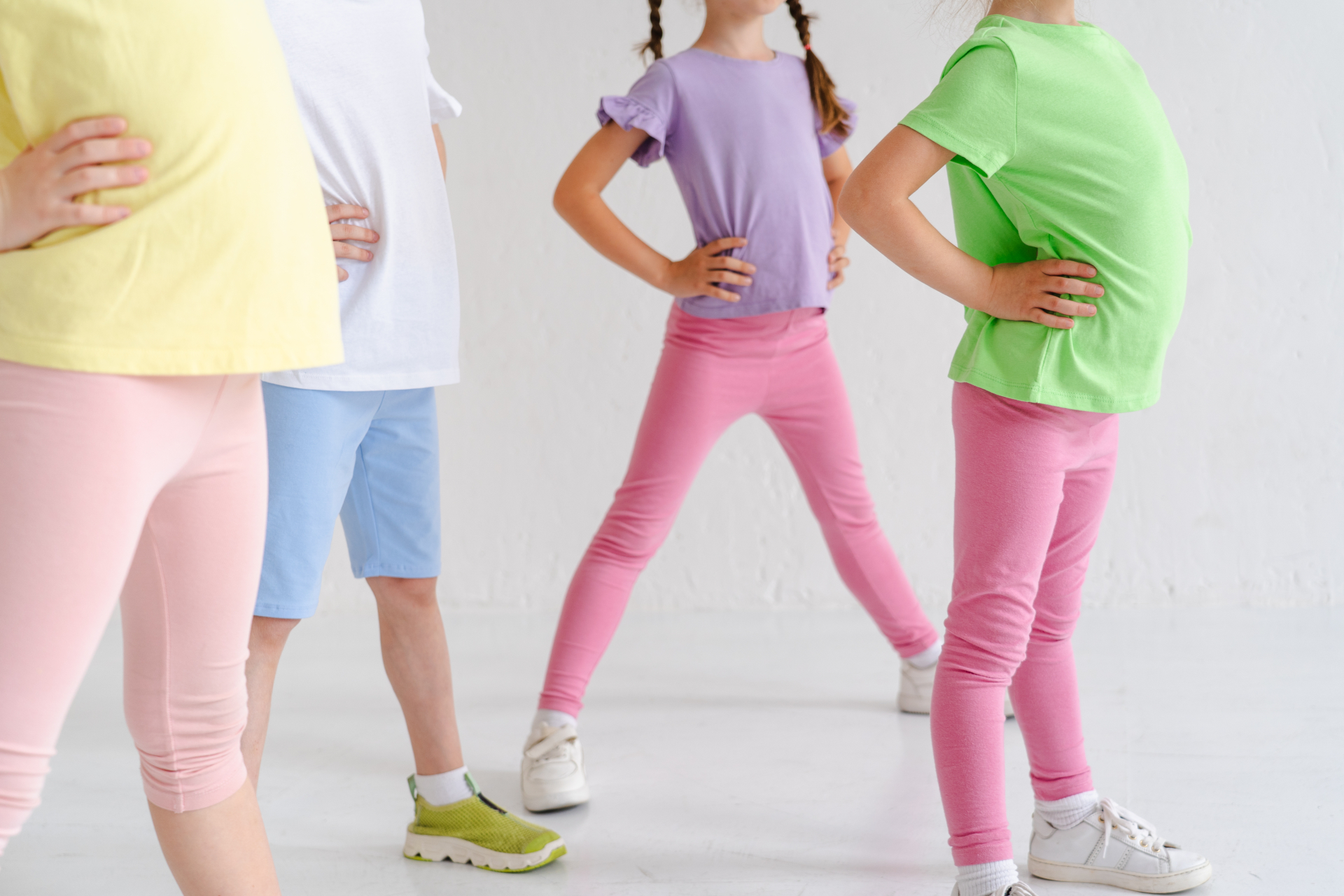 子どもの運動不足解消にダンスは効果的？室内でも体を動かせる習い事として注目